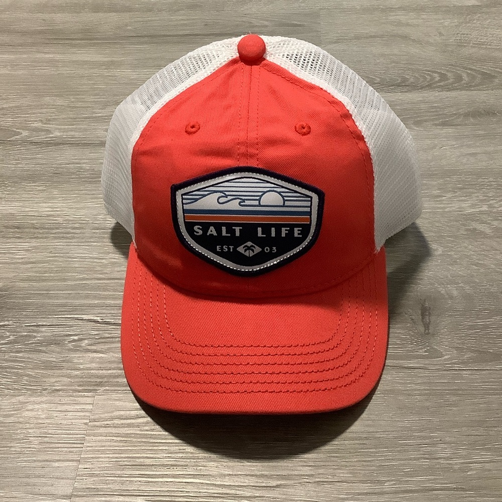 Salt life youth coral and white snapback tracker hat
